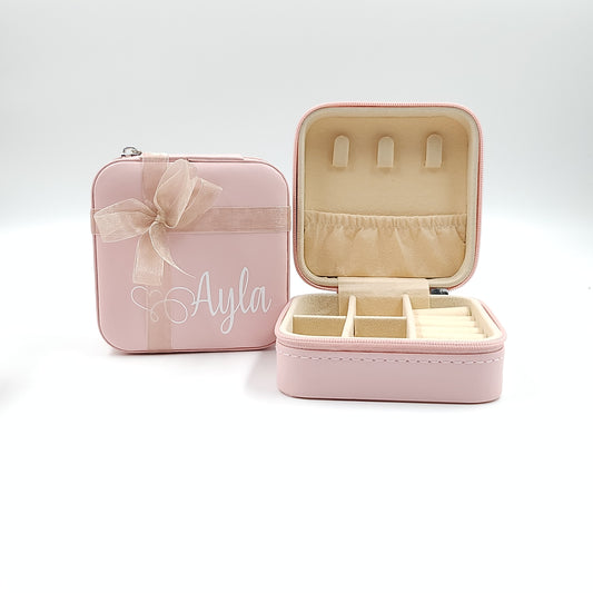 صندوق العين الزرقاء الصغير